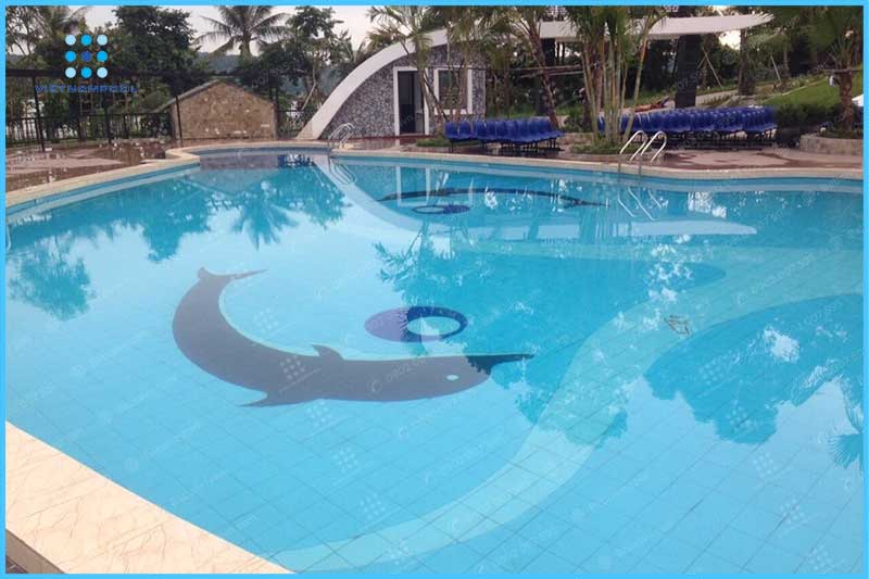 gach-mosaic-su-dung-trong-op-lat-va-trang-tri-be-boi-resort